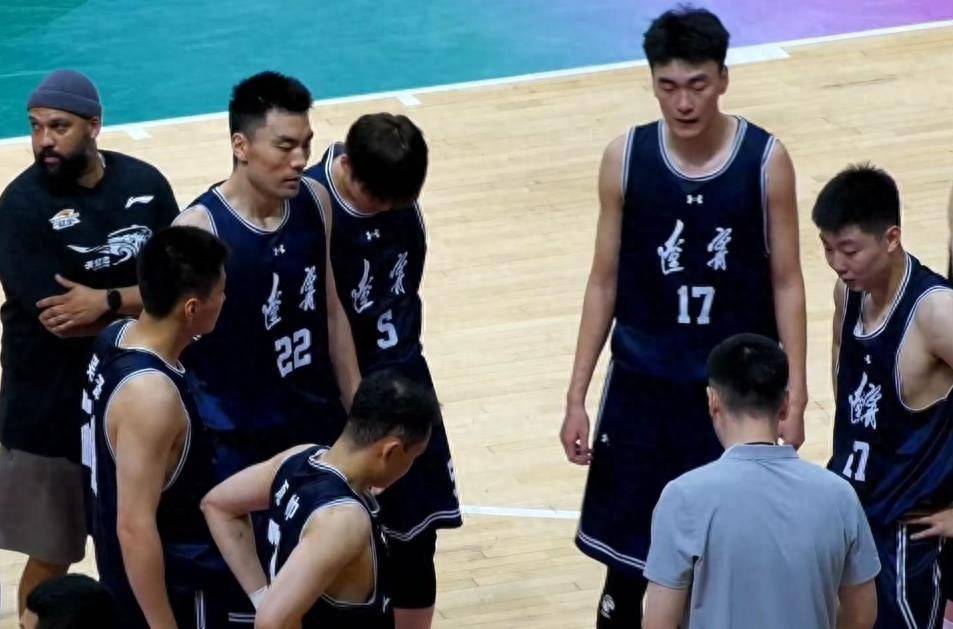 高诗岩17+9山东险胜新疆齐麟17分李炎哲15分