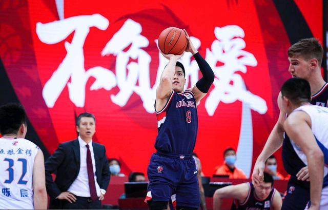 包含威瑟斯庞27+10青岛胜广州四川加时不敌福建的词条