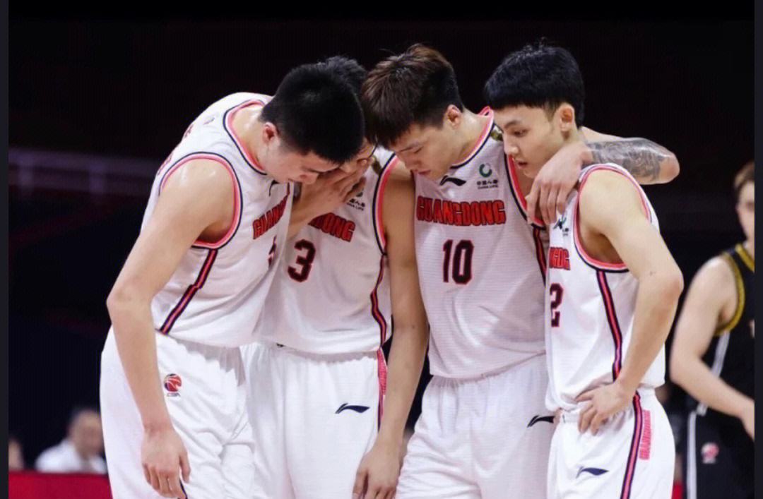广东宏远队力争夺冠，壮志凌云再战球场的简单介绍