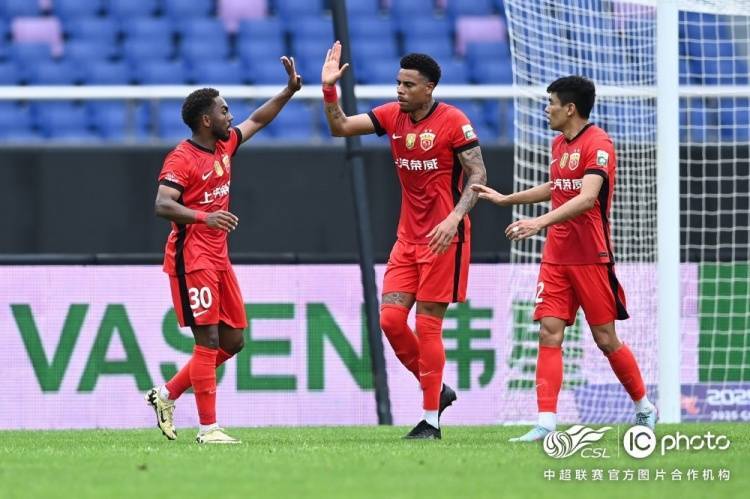中超-弗兰克读秒破门救主浙江队2-2险平上海海港
