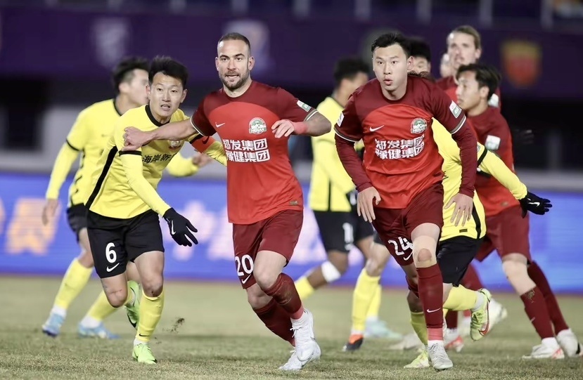 关于中超-黄锐烽直红莫里斯补时破门梅州客场1-1险平河南的信息