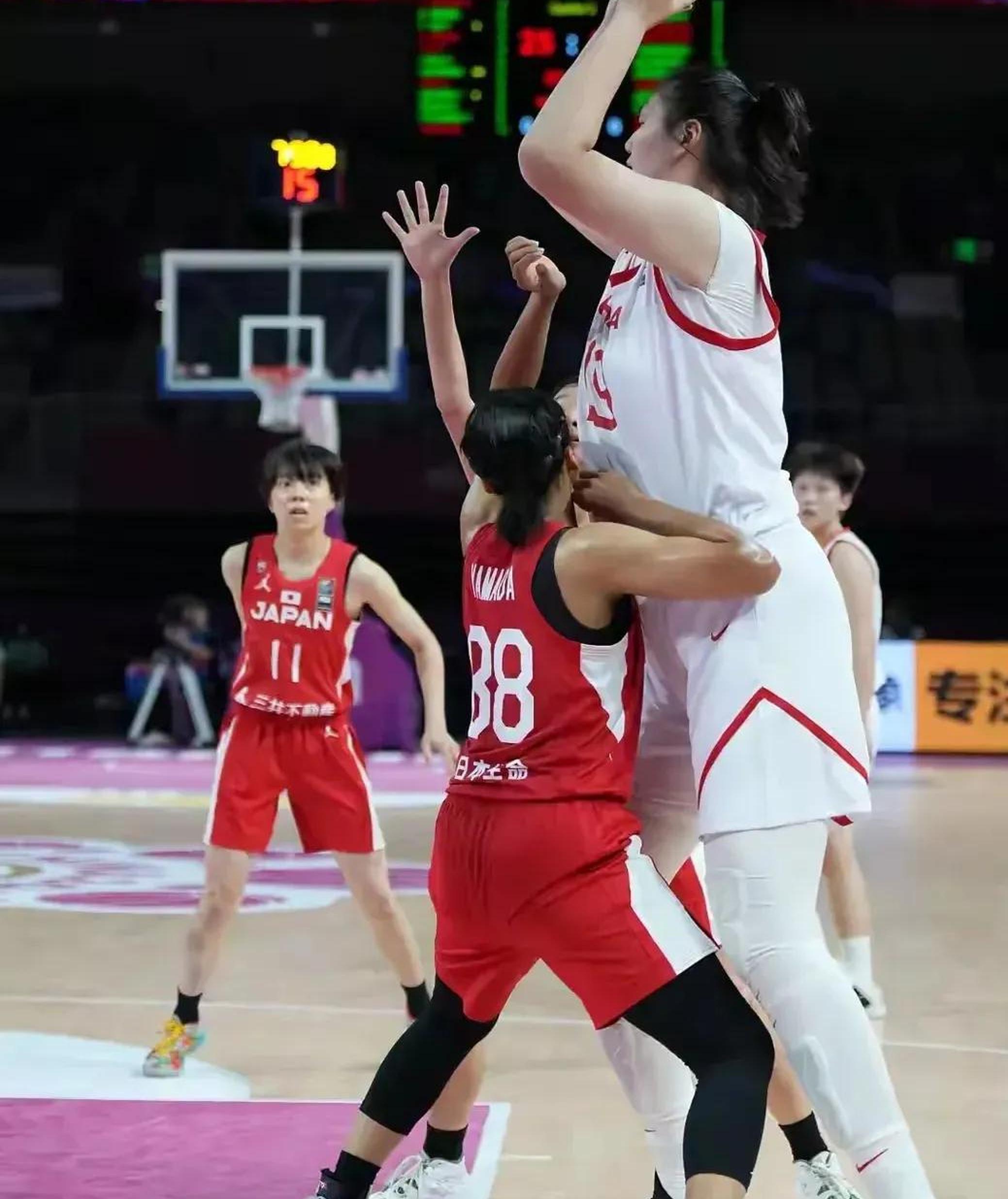 4届助攻王+2届抢断王!中国女篮26岁控卫蜕变:张子宇绝配的简单介绍