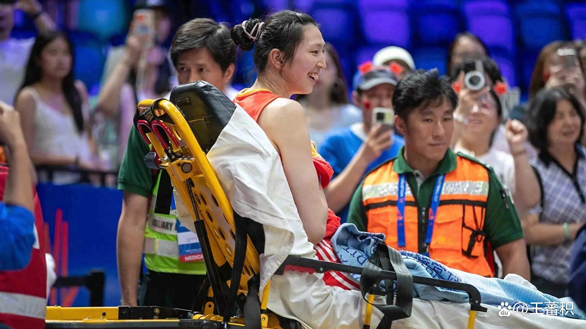 中国女排两环节输世界第一吴梦洁伤停奇兵叫板埃格努的简单介绍